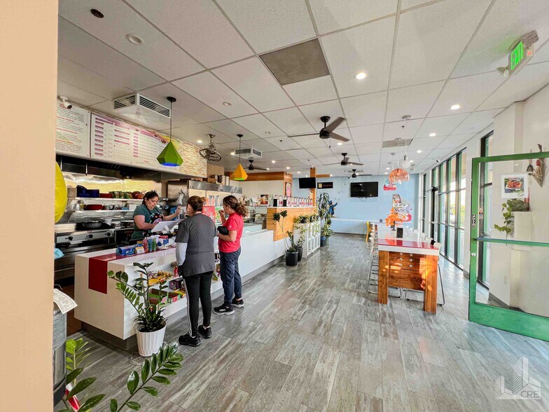 14222 E 14th St, San Leandro, CA à vendre - Photo intérieure – Image 3 sur 7