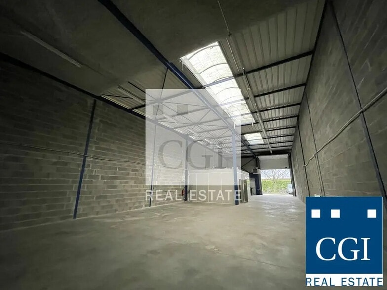 Local d’activités dans Saint-Martin-le-Vinoux à louer - Photo intérieure – Image 3 sur 9