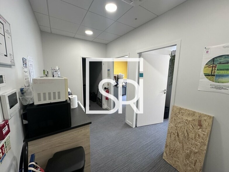 Bureau dans Cournon-d'Auvergne à louer - Photo de l’immeuble – Image 3 sur 22