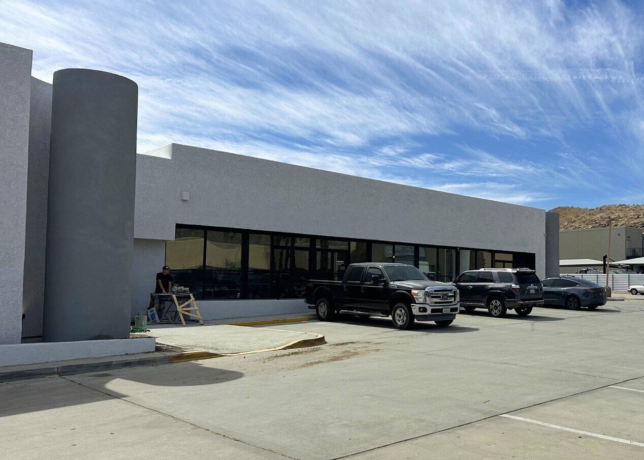 67777 E Palm Canyon Dr, Cathedral City, CA à louer Photo principale– Image 1 sur 5