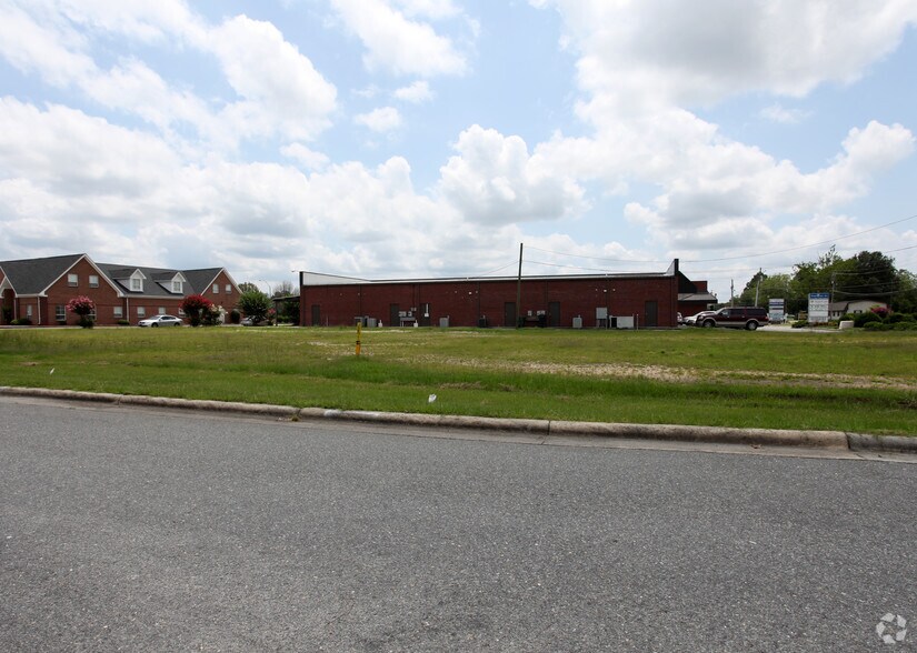 1604 Wayne Memorial Dr, Goldsboro, NC à vendre - Photo de l’immeuble – Image 3 sur 3