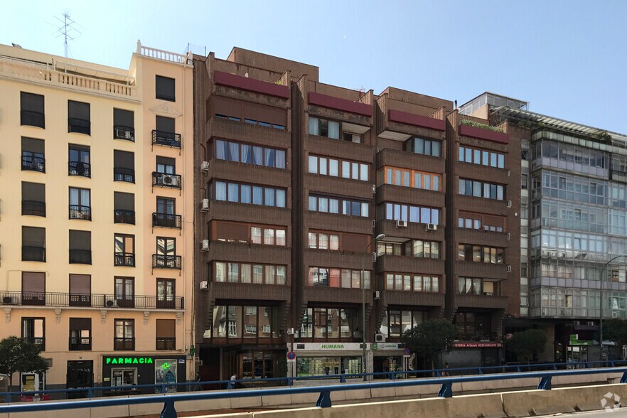 Local commercial dans Madrid, Madrid à louer - Photo principale – Image 1 sur 2