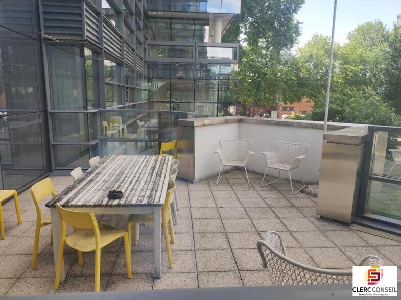 Bureau dans Rouen à louer - Photo de l’immeuble – Image 2 sur 6