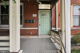 1009 W Main St, Norristown, PA à louer Photo de l’immeuble– Image 2 sur 9