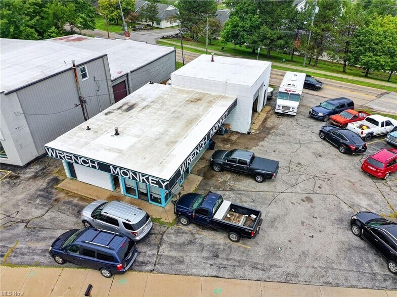 2515 W Prospect Rd, Ashtabula, OH à vendre - Photo de l’immeuble – Image 2 sur 6