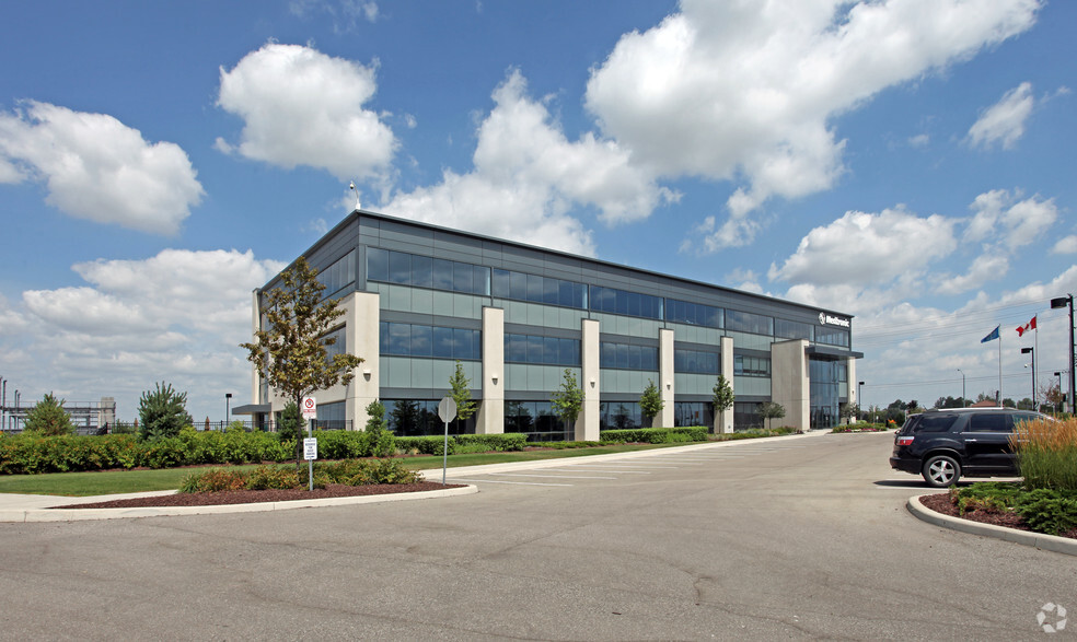 99 Hereford St, Brampton, ON à louer - Photo de l’immeuble – Image 3 sur 5
