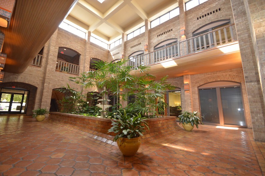2630 West Fwy, Fort Worth, TX à louer - Photo intérieure – Image 3 sur 8