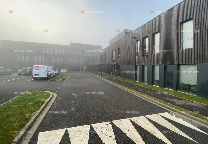 Bureau dans Famars à louer - Photo de l’immeuble – Image 3 sur 5