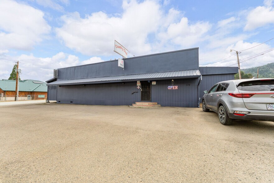 125 Opresik Ln, Myrtle Creek, OR à vendre - Photo de l’immeuble – Image 2 sur 33