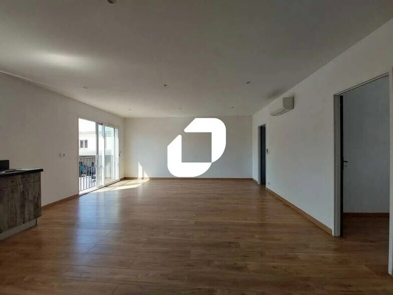 Bureau dans Lunel-Viel à louer - Photo de l’immeuble – Image 3 sur 8