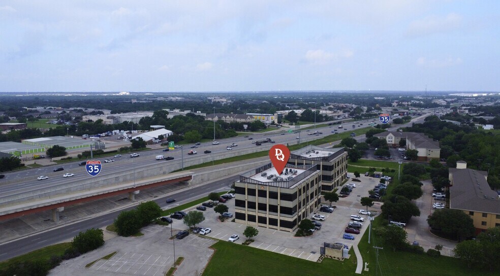 559 IH 35, Round Rock, TX à louer - Photo de l’immeuble – Image 2 sur 7