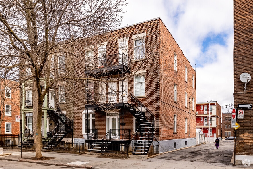 2023-2031 Rue Dezery, Montréal, QC à vendre - Photo principale – Image 1 sur 3