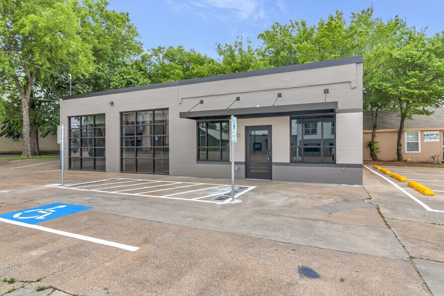 135 S Main St, Keller, TX à vendre - Photo de l’immeuble – Image 2 sur 6