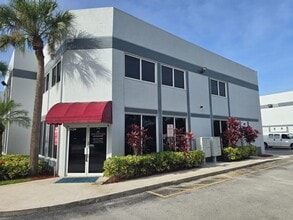 3740-3748 NW 124th Ave, Coral Springs, FL à louer Photo intérieure– Image 2 sur 22