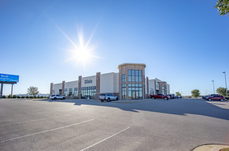 4200 Carriage Way, Weatherford, OK à vendre - Photo de l’immeuble – Image 2 sur 84