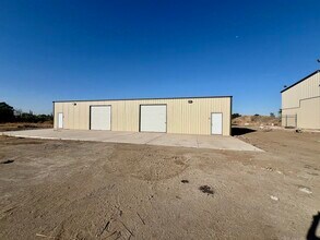 731 E River Ave, Porterville, CA à louer Photo intérieure– Image 1 sur 18