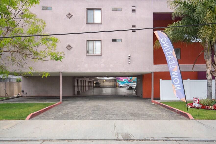1225 W 166th St, Gardena, CA à vendre - Photo de l’immeuble – Image 2 sur 36