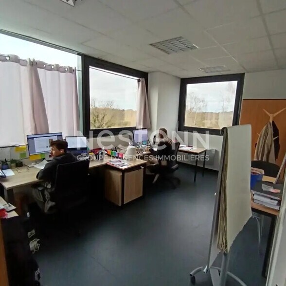 Bureau dans Theix à louer - Photo de l’immeuble – Image 2 sur 4