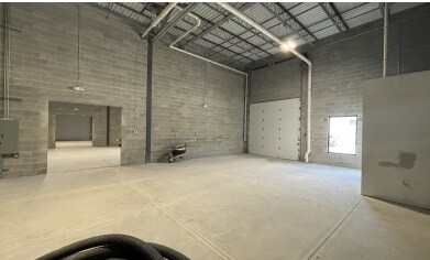 33421-33425 Kelly Rd, Fraser, MI à vendre - Photo intérieure – Image 3 sur 6