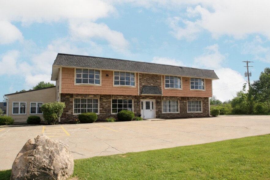 2648 Medina Rd, Medina, OH à vendre - Photo de l’immeuble – Image 1 sur 20