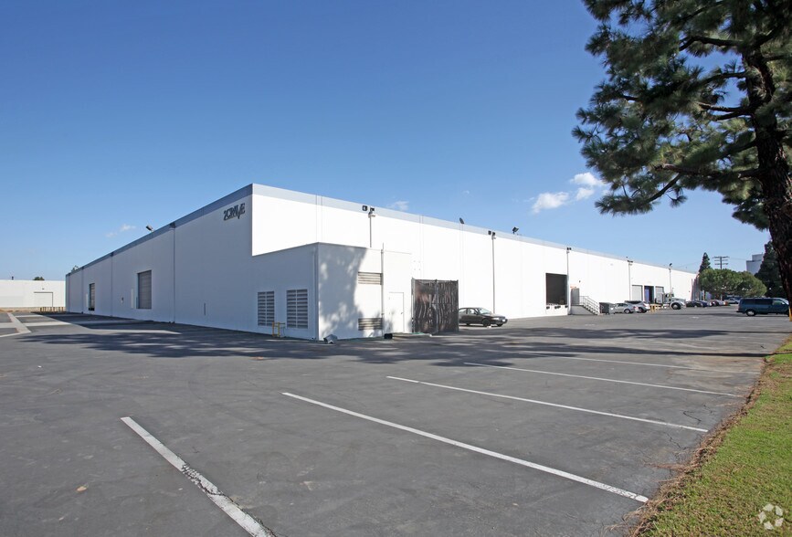 16000 Heron Ave, La Mirada, CA à louer - Photo de l’immeuble – Image 1 sur 6