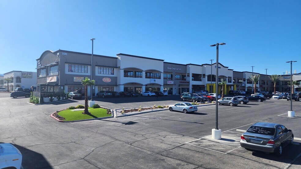 3231 N Decatur Blvd, Las Vegas, NV à louer - Photo principale – Image 1 sur 9