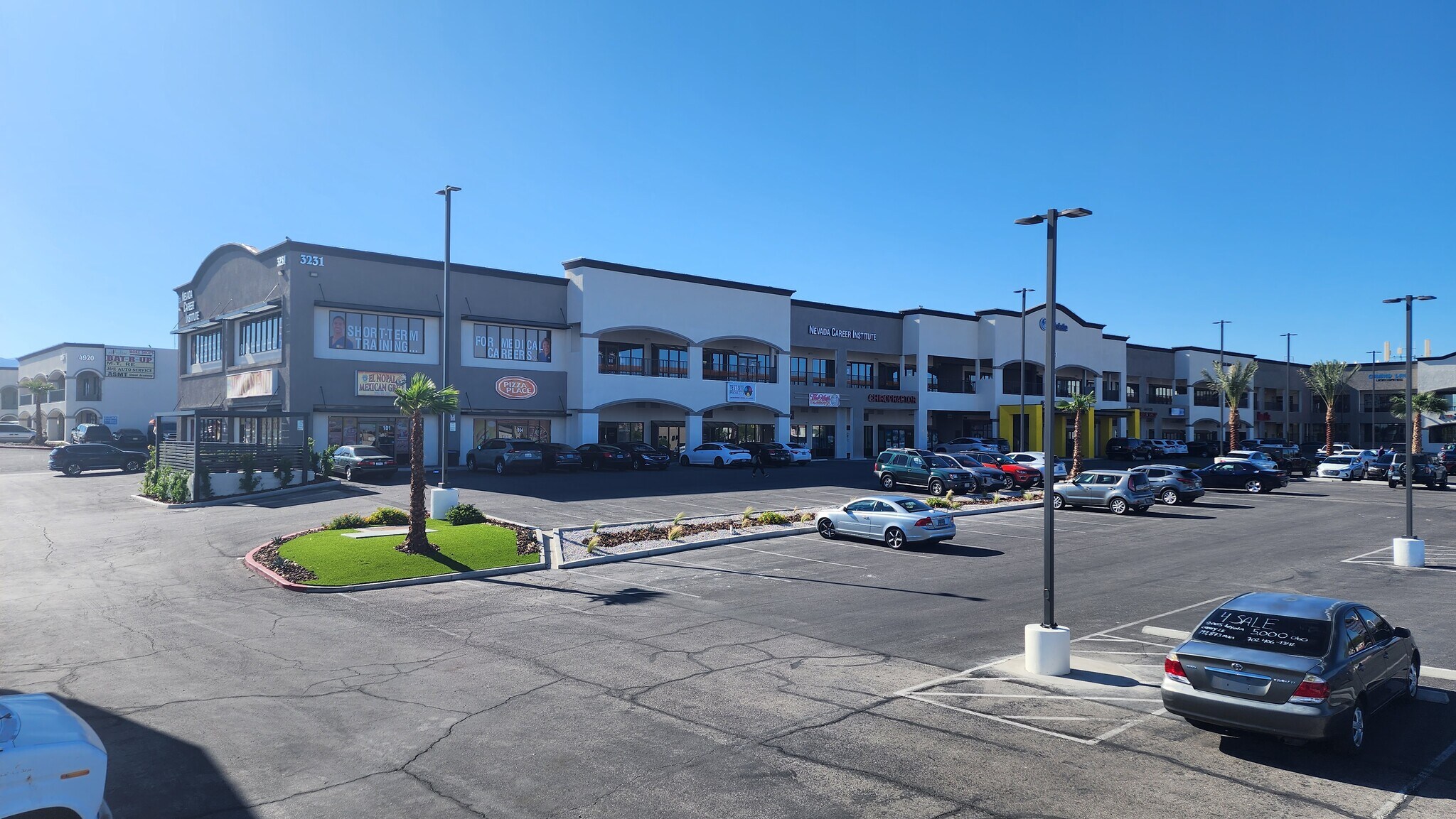 3231 N Decatur Blvd, Las Vegas, NV à louer Photo principale– Image 1 sur 10