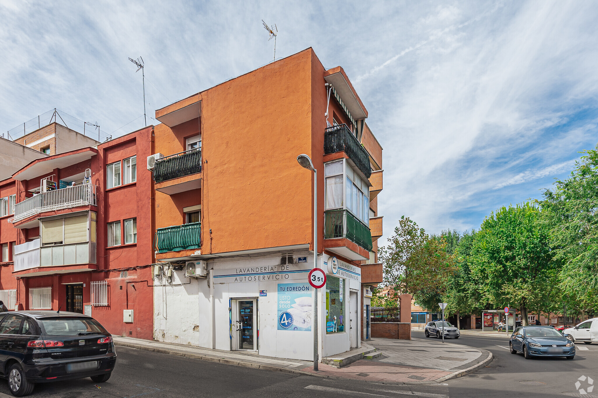 Immeuble residentiel dans Majadahonda, Madrid à vendre Photo principale– Image 1 sur 3