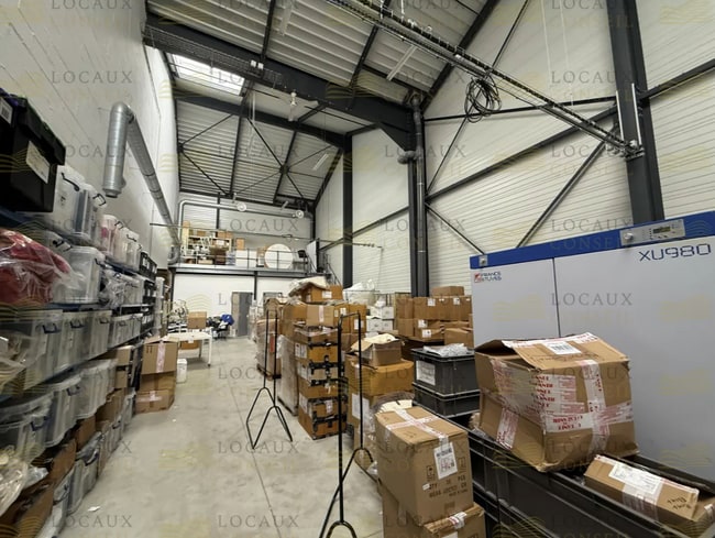 Plus de détails pour Local d’activités à vendre