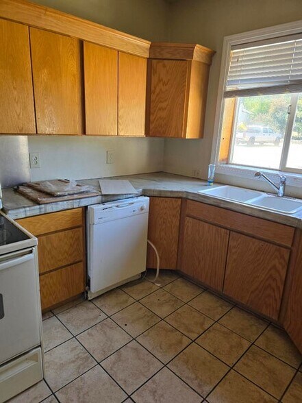 1397 Eeloa Ave, Rio Dell, CA à vendre - Photo de l’immeuble – Image 3 sur 6