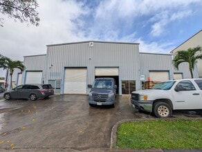 99-1225 Waiua Pl, Aiea, HI à louer Photo intérieure– Image 2 sur 13