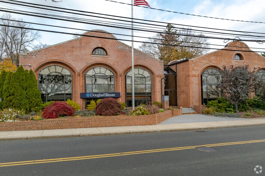 199 Elm St, New Canaan, CT à vendre - Photo principale – Image 1 sur 37