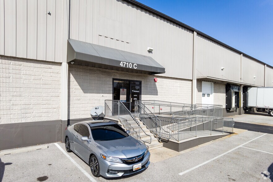 4756 Trident Ct, Halethorpe, MD à louer - Photo de l’immeuble – Image 2 sur 7