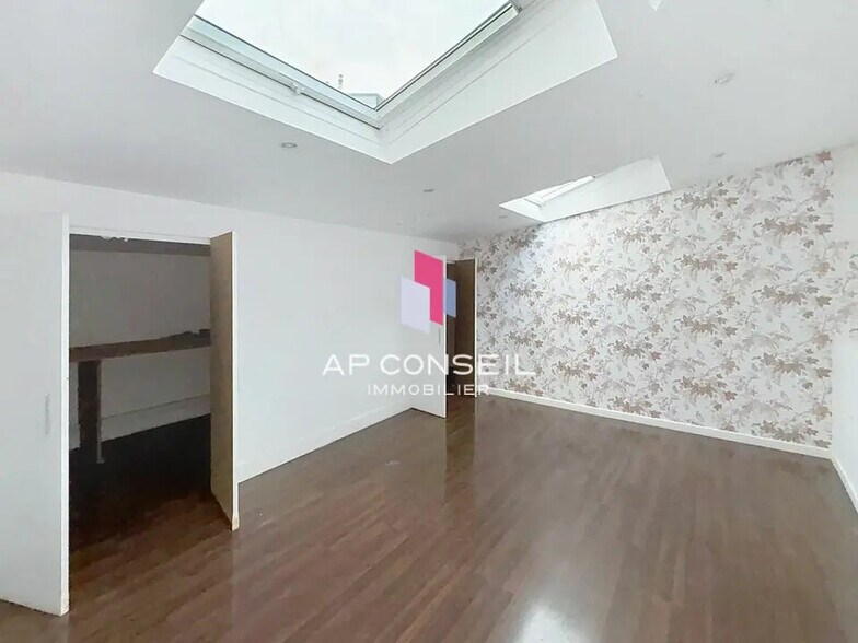 Bureau dans Versailles à louer - Photo de l’immeuble – Image 1 sur 10