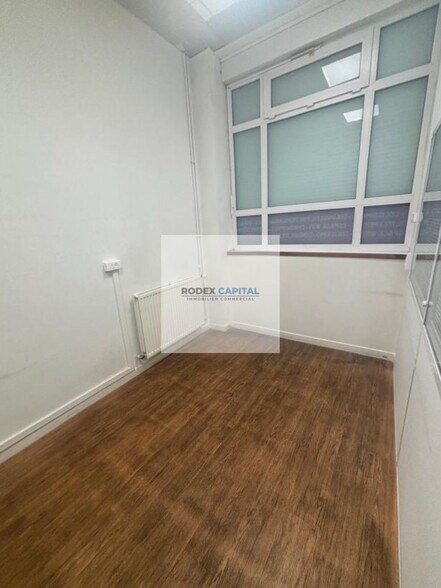 Local commercial dans Paris à louer - Photo intérieure – Image 3 sur 8