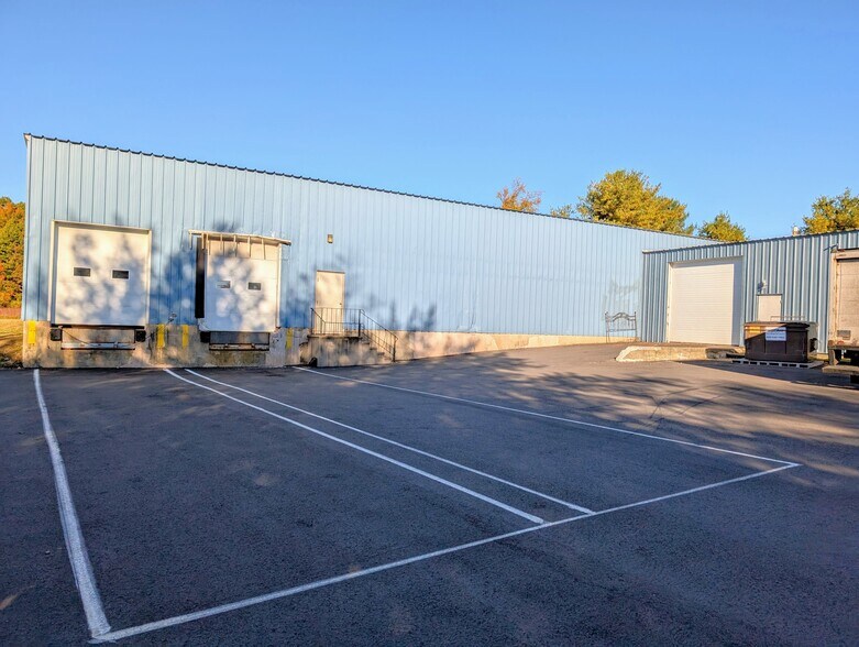 695 Amity Rd, Bethany, CT à louer - Photo de l’immeuble – Image 2 sur 5