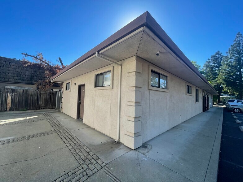 874 Plumas St, Yuba City, CA à vendre - Photo de l’immeuble – Image 2 sur 18