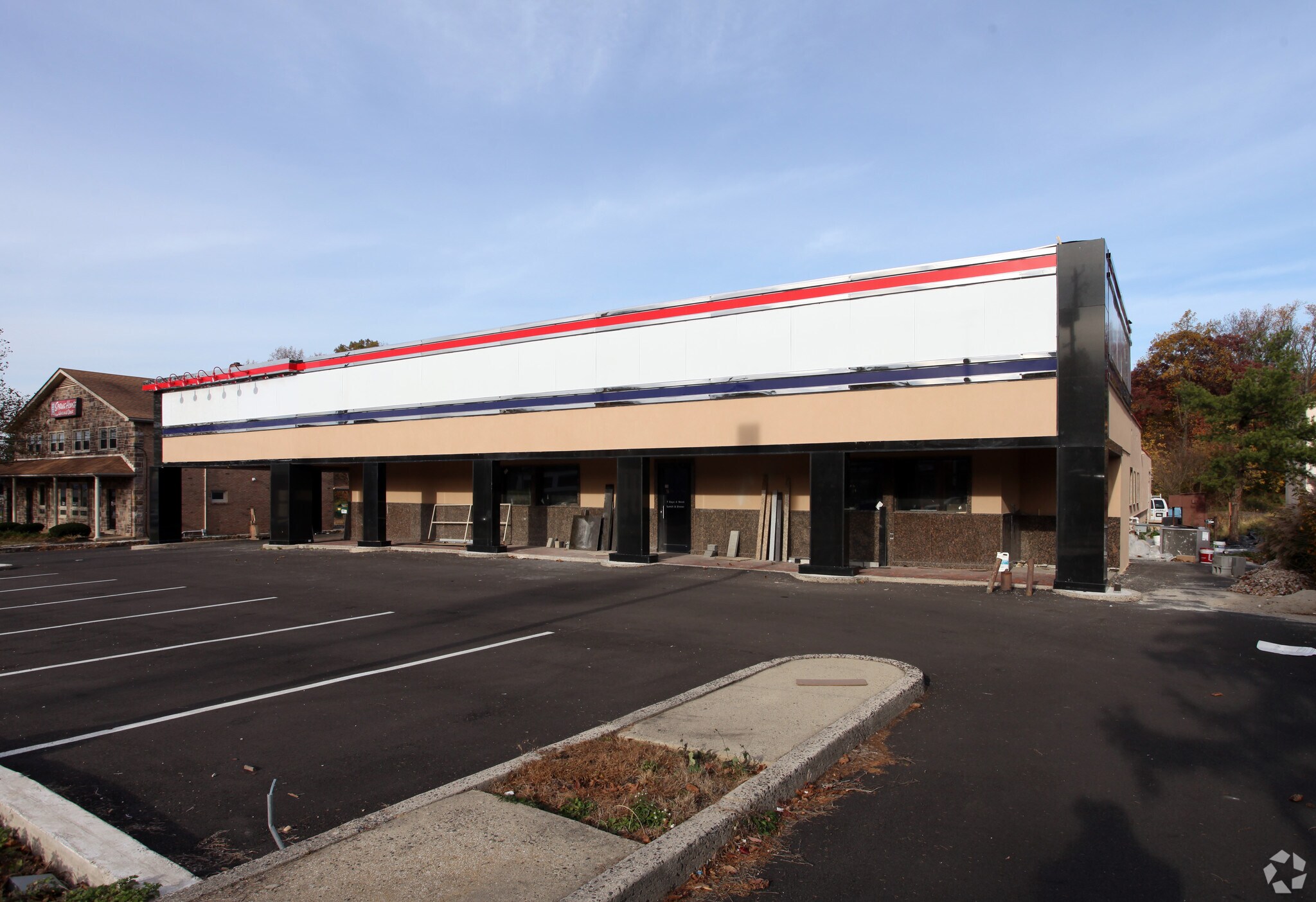 900 N Bethlehem Pike, Spring House, PA à vendre Photo de l’immeuble– Image 1 sur 3