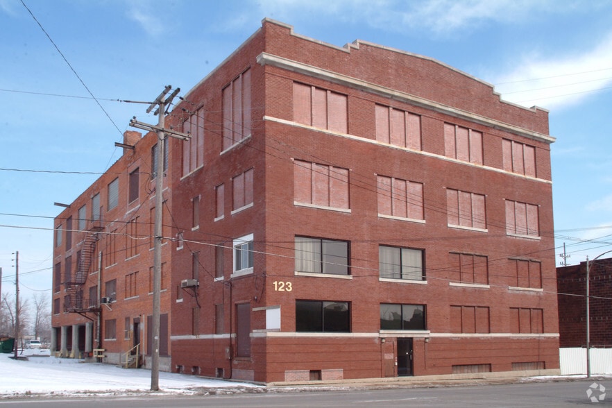 123 E Wayne St, Lima, OH à vendre - Photo principale – Image 1 sur 7