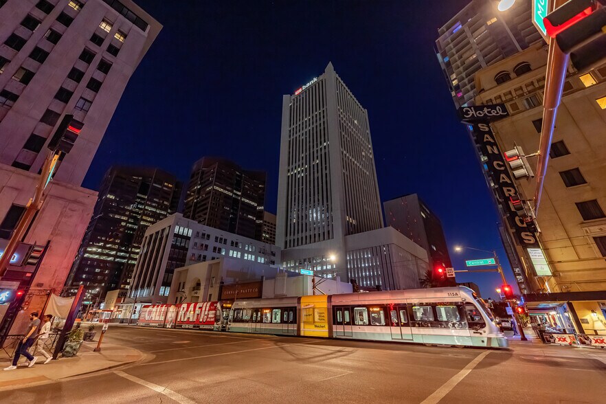 101 N 1st Ave, Phoenix, AZ à louer - Photo de l’immeuble – Image 2 sur 27