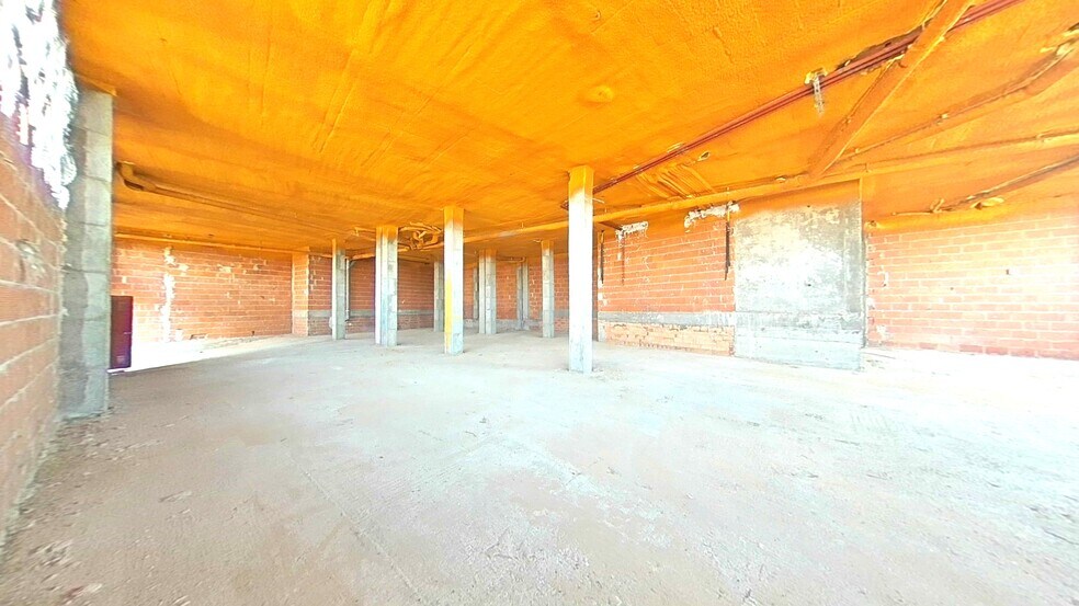 Local commercial dans Cistérniga à vendre - Photo de l’immeuble – Image 1 sur 9