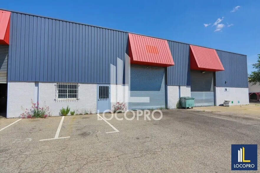 Industriel/Logistique dans Rognac à louer - Photo de l’immeuble – Image 1 sur 5