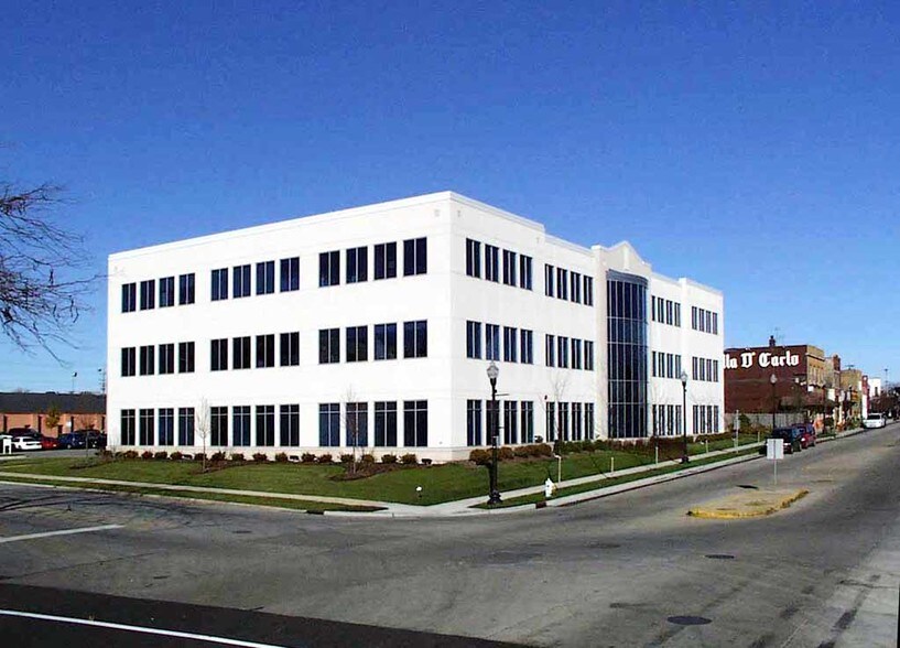 600 52nd St, Kenosha, WI à louer - Photo de l’immeuble – Image 2 sur 24