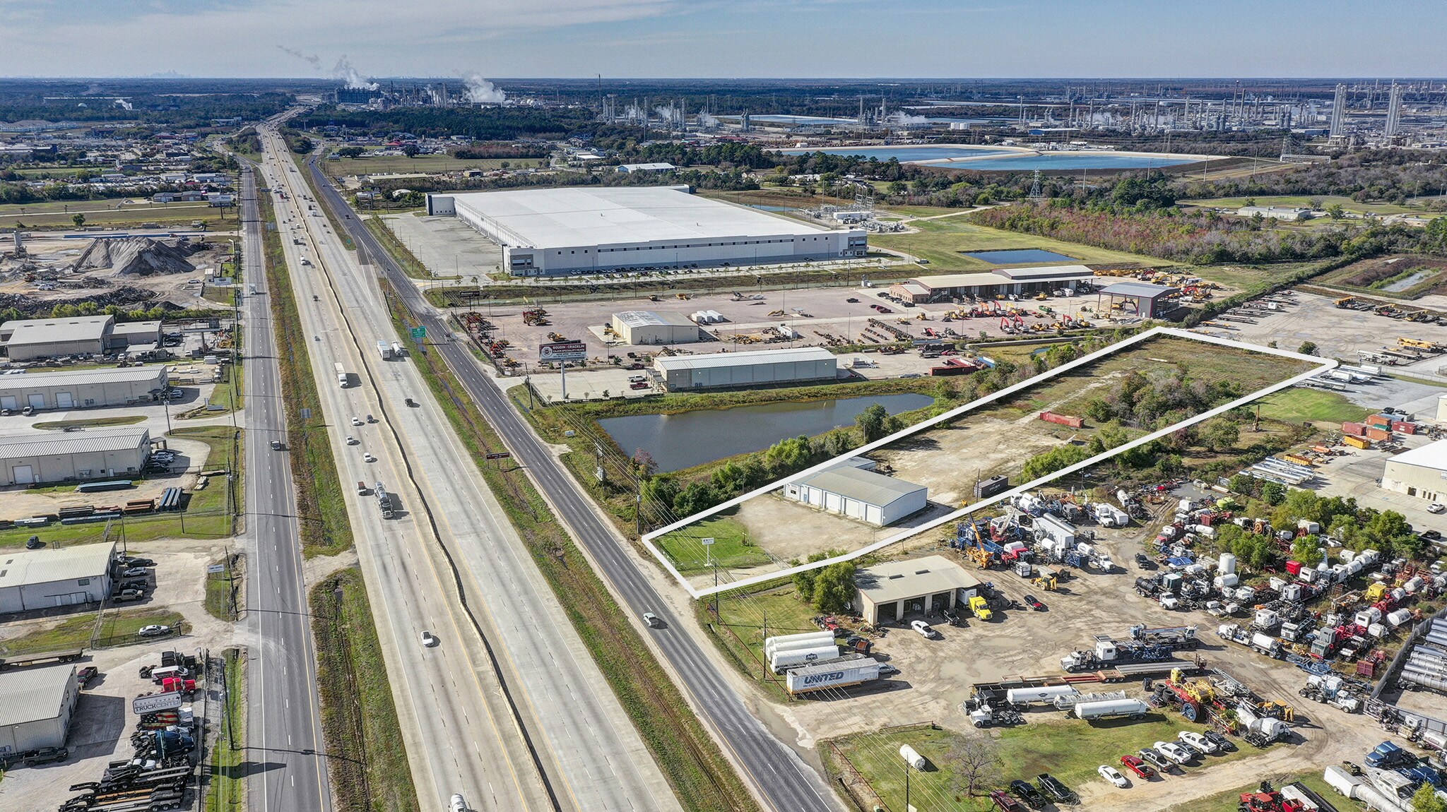 11421 Interstate 10 E, Baytown, TX à louer Photo principale– Image 1 sur 7