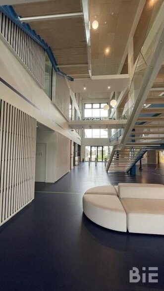 4-6 Rue Adrienne Bolland, Pessac à louer - Photo de l’immeuble – Image 3 sur 15