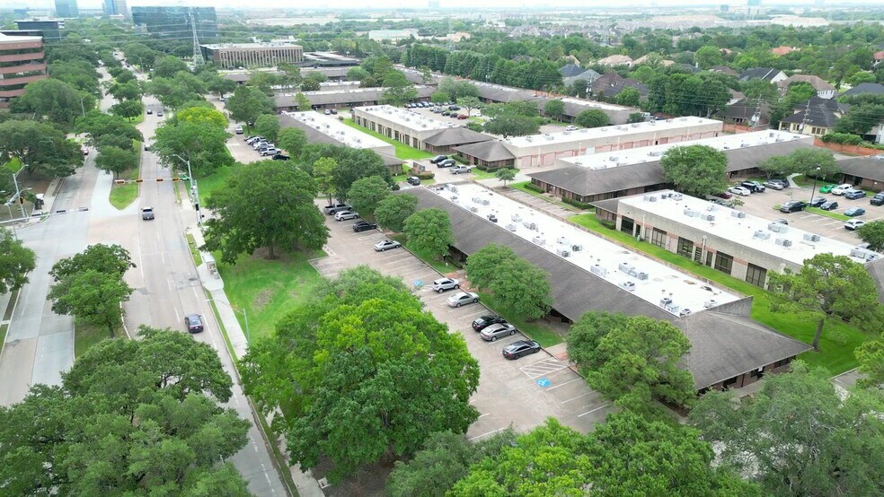11201 Richmond Ave, Houston, TX à louer - Vidéo sur l’annonce professionnelle – Image 2 sur 11