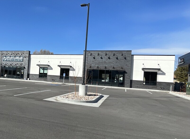 1076 N Northcounty Blvd, Pleasant Grove, UT à louer - Photo de l’immeuble – Image 3 sur 9