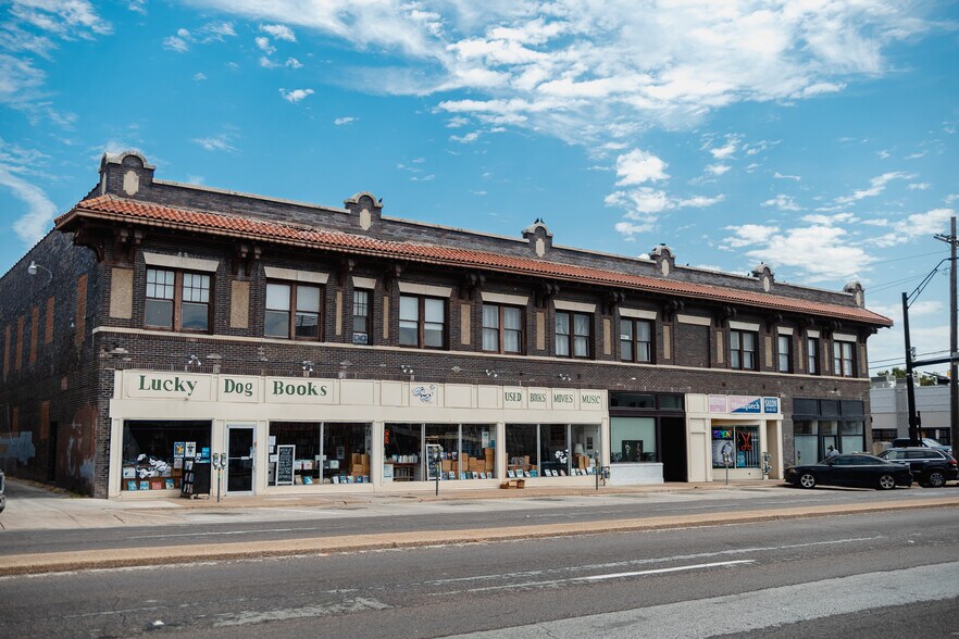 901 W Jefferson Blvd, Dallas, TX à louer - Photo principale – Image 1 sur 11