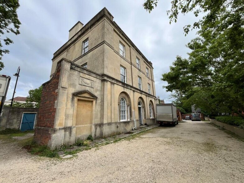 5 Roundstone St, Trowbridge à vendre - Photo de l’immeuble – Image 3 sur 16