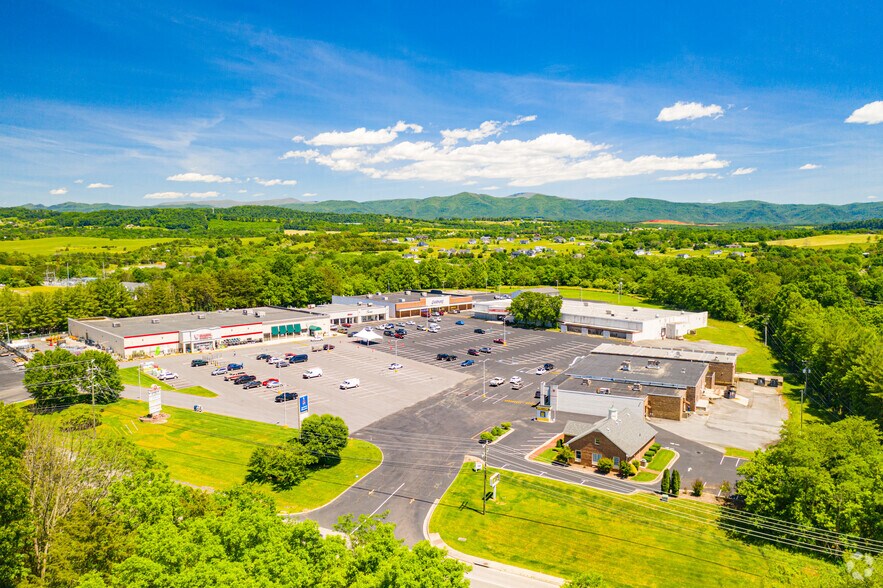 744-766 N Lee Hwy, Lexington, VA à louer - Photo de l’immeuble – Image 1 sur 12